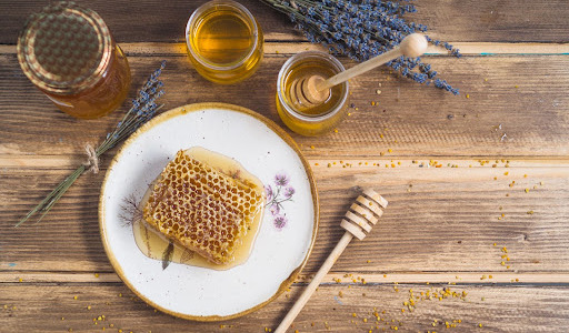 Comment utiliser le miel de lavande pour votre santé et votre vitalité ?