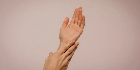 Soin des mains et des ongles : comment avoir des mains douces et de beaux ongles ?