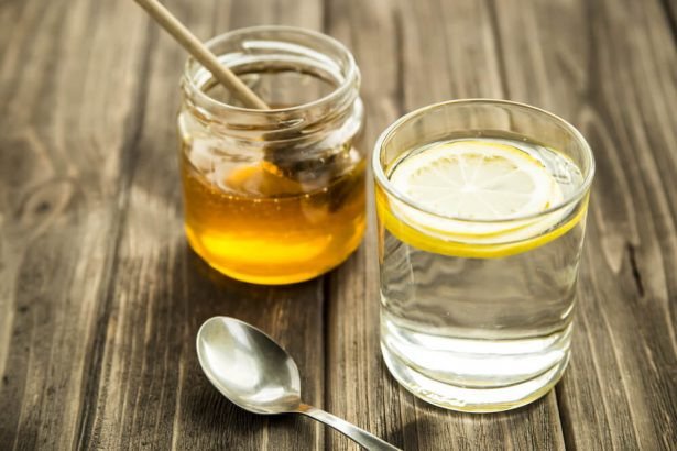 Le miel avec de l'eau froide : une boisson prophétique